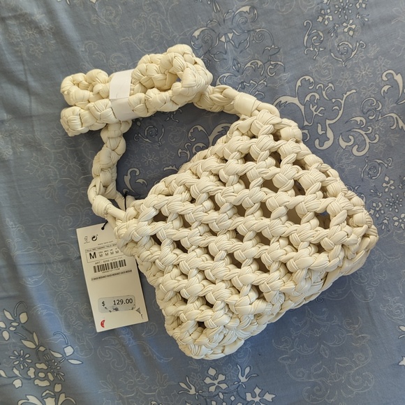 Zara $129 woven crossbody shoulder bag white - Picture 1 of 6